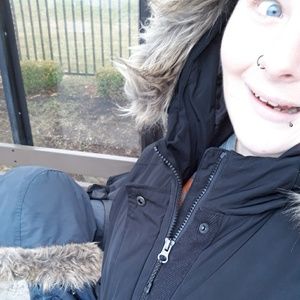 Meet your Posher, Courtney